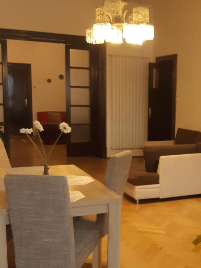 Apartament Piata Sfatului บราชอฟ ภายนอก รูปภาพ